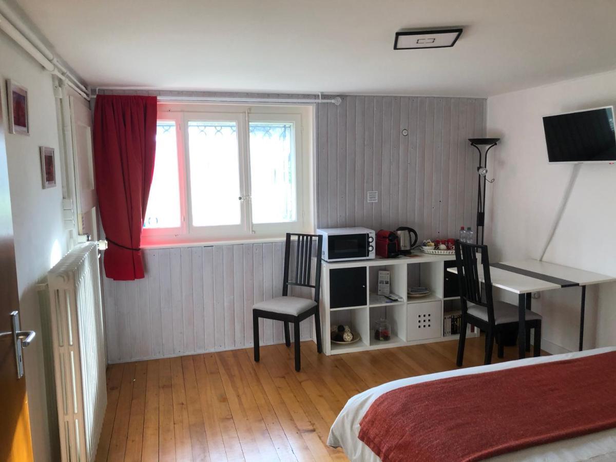 Au Bonheur Des Iris Bed & Breakfast Rolle Luaran gambar